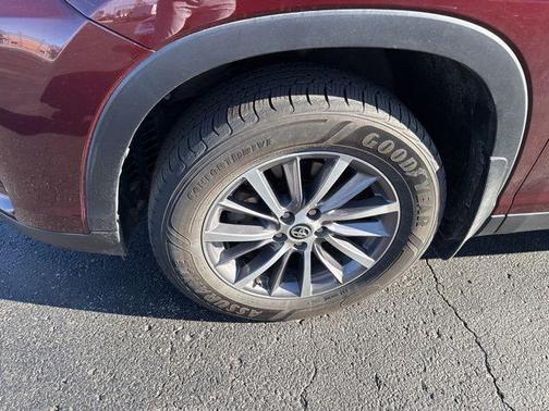 Ooh La La Rouge Mica 2019 Toyota Highlander XLE