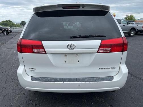 2005 Toyota Sienna XLE