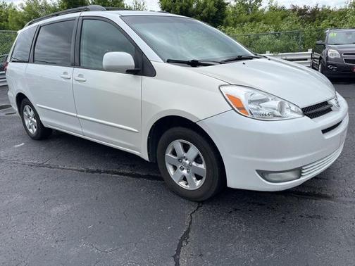 2005 Toyota Sienna XLE