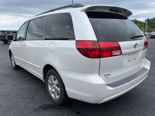 2005 Toyota Sienna XLE