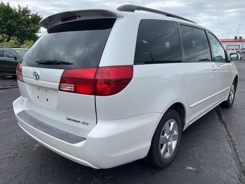 2005 Toyota Sienna XLE
