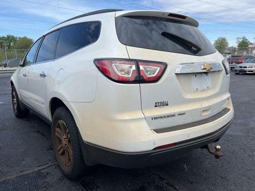 Summit White 2017 Chevrolet Traverse 1LT