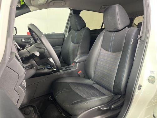 2022 Nissan Leaf SV 40 kWh