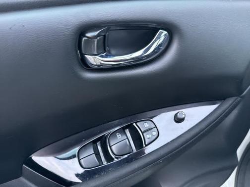 2022 Nissan Leaf SV 40 kWh