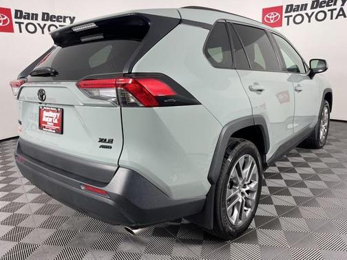 2022 Toyota RAV4 XLE Premium