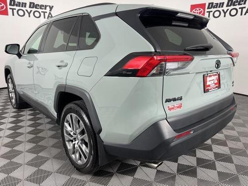 2022 Toyota RAV4 XLE Premium