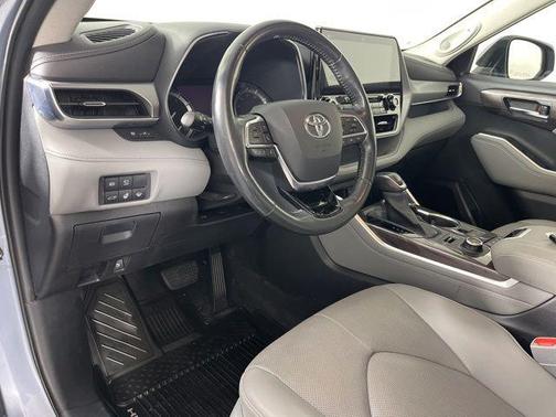 Stone 2020 Toyota Highlander Platinum