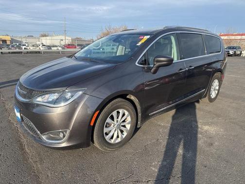 2018 Chrysler Pacifica Touring-L