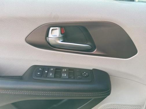 2018 Chrysler Pacifica Touring-L