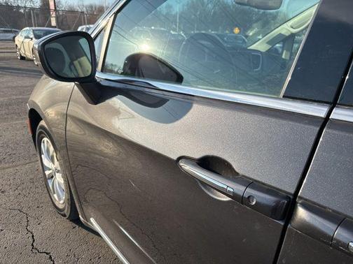 2018 Chrysler Pacifica Touring-L