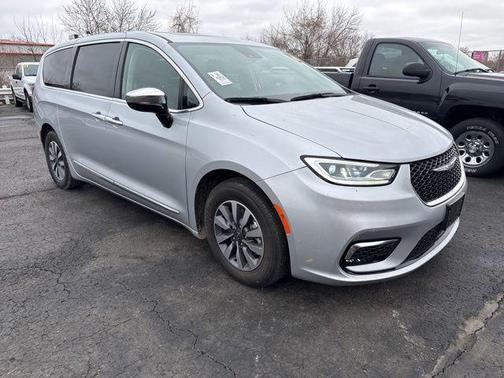 2023 Chrysler Pacifica Hybrid Limited