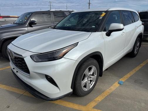 2023 Toyota Highlander LE