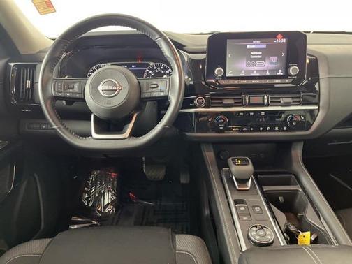 2022 Nissan Pathfinder SV 4WD