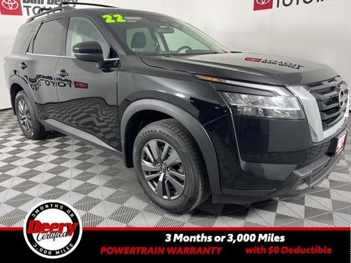 2022 Nissan Pathfinder SV
