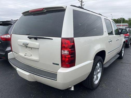 White Diamond Tricoat 2011 Chevrolet Suburban 1500 LTZ