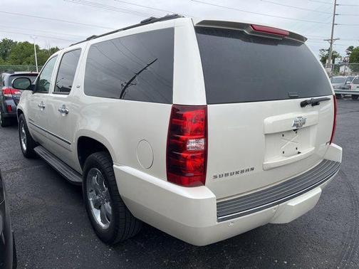 White Diamond Tricoat 2011 Chevrolet Suburban 1500 LTZ