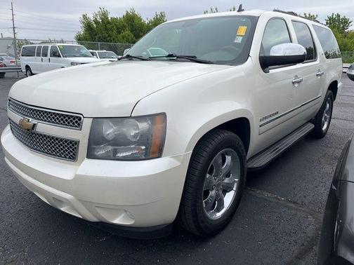 White Diamond Tricoat 2011 Chevrolet Suburban 1500 LTZ