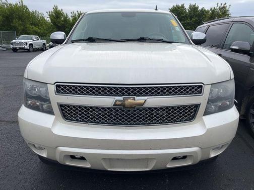 White Diamond Tricoat 2011 Chevrolet Suburban 1500 LTZ