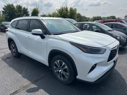2023 Toyota Highlander Hybrid XLE