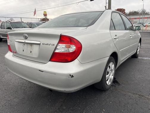 2004 Toyota Camry LE