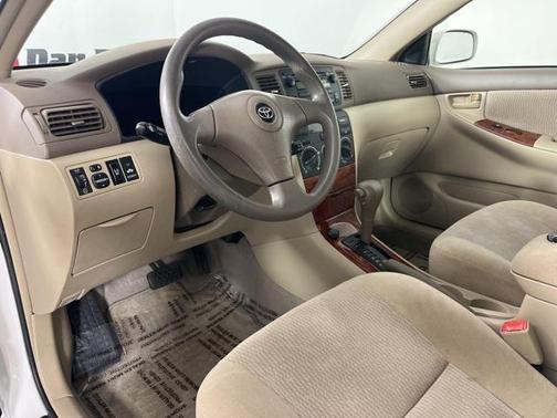 2005 Toyota Corolla LE