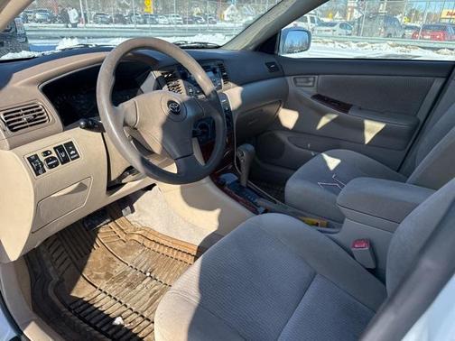 2005 Toyota Corolla LE