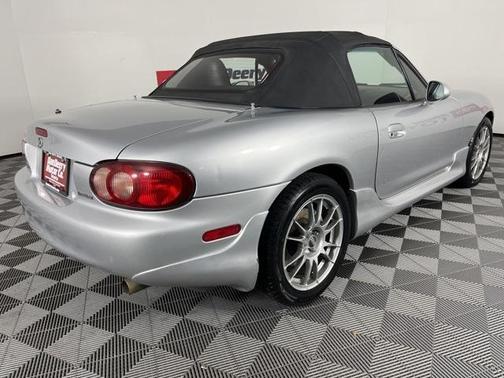 2003 Mazda MX-5 Miata