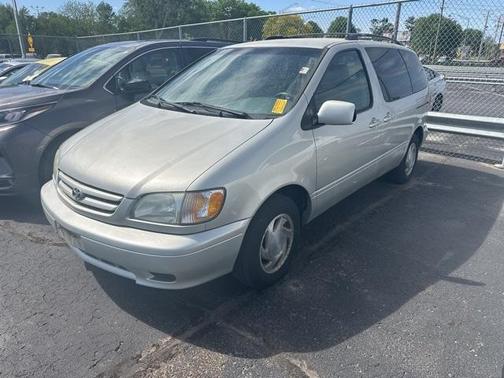 2003 Toyota Sienna LE