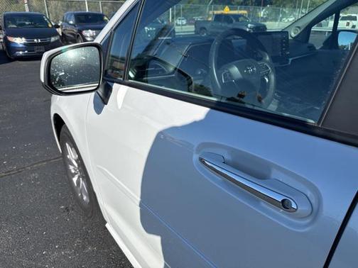 2023 Toyota Sienna XLE 7 Passenger