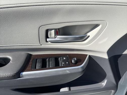 2023 Toyota Sienna XLE 7 Passenger
