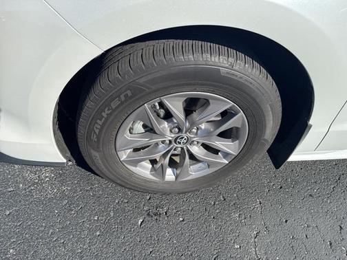 2023 Toyota Sienna XLE 7 Passenger