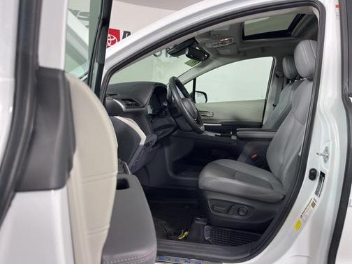 2023 Toyota Sienna XLE 7 Passenger