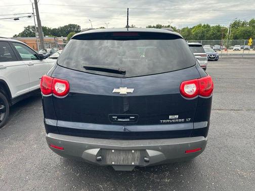 Dark Blue Metallic 2011 Chevrolet Traverse LT