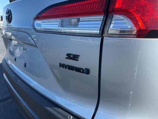 2024 Toyota Corolla Hybrid SE