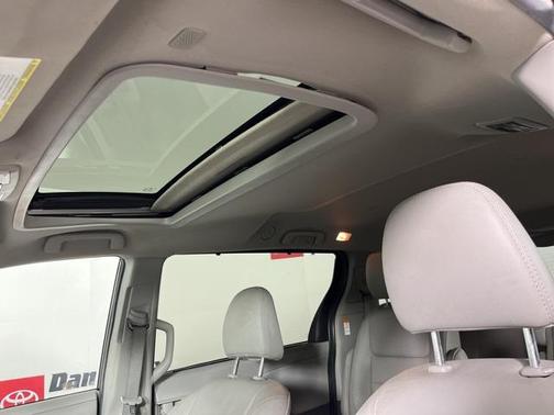 2020 Toyota Sienna XLE