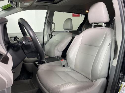 2020 Toyota Sienna XLE