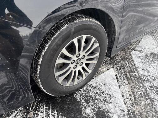 2020 Toyota Sienna XLE