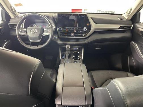 2022 Toyota Highlander Limited