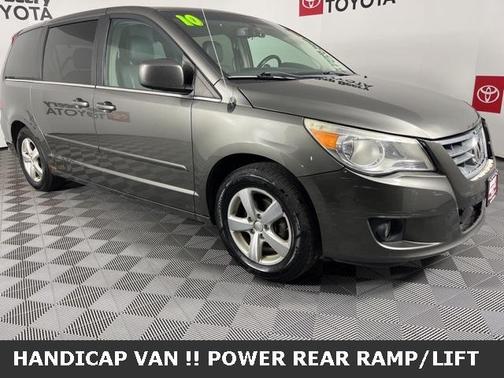 2010 Volkswagen Routan SE