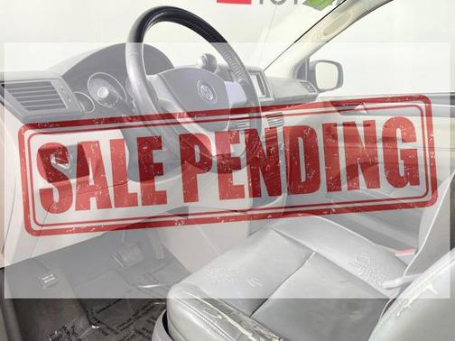 2010 Volkswagen Routan SE