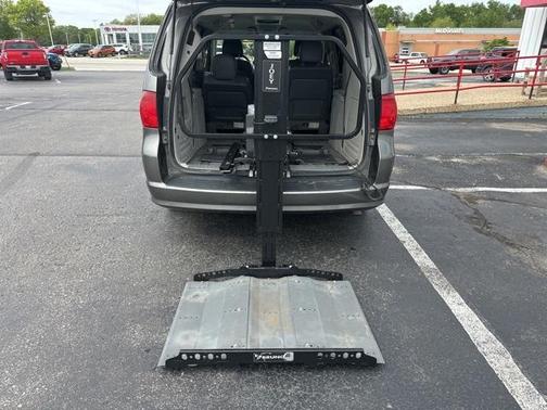 2010 Volkswagen Routan SE