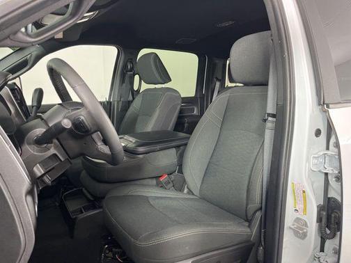 2025 RAM 2500 Big Horn Crew Cab 4x4 6'4' Box