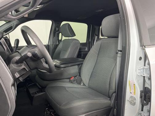 2025 RAM 2500 Big Horn Crew Cab 4x4 6'4' Box