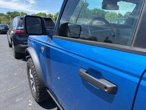 Velocity Blue Metallic 2024 Ford Bronco Badlands
