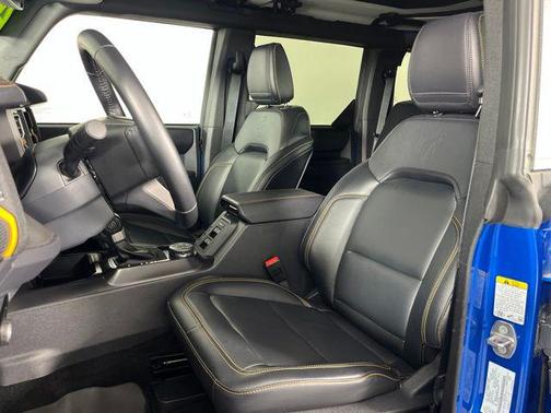 Velocity Blue Metallic 2024 Ford Bronco Badlands