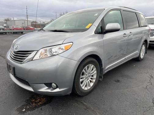 2013 Toyota Sienna XLE