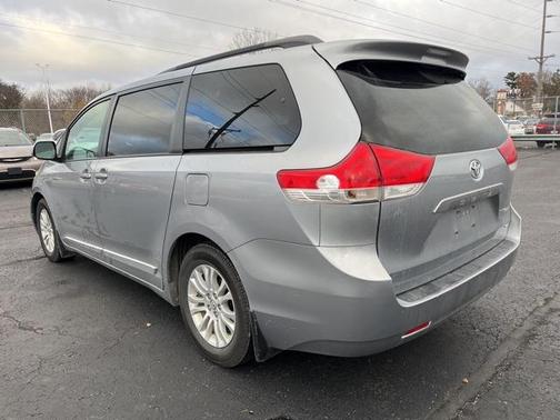 2013 Toyota Sienna XLE