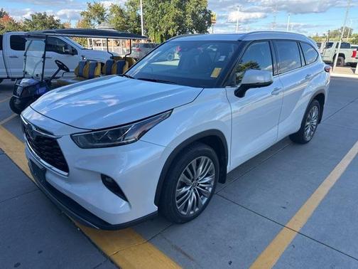 2022 Toyota Highlander Platinum