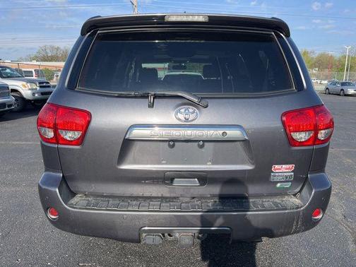 Magnetic Gray Metallic 2017 Toyota Sequoia Platinum