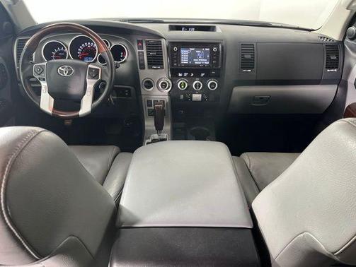 Magnetic Gray Metallic 2017 Toyota Sequoia Platinum